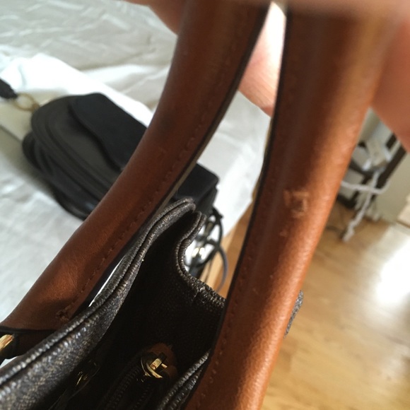 Michael Kors Large Brown Tote with tech sleeve - Picture 7 of 8